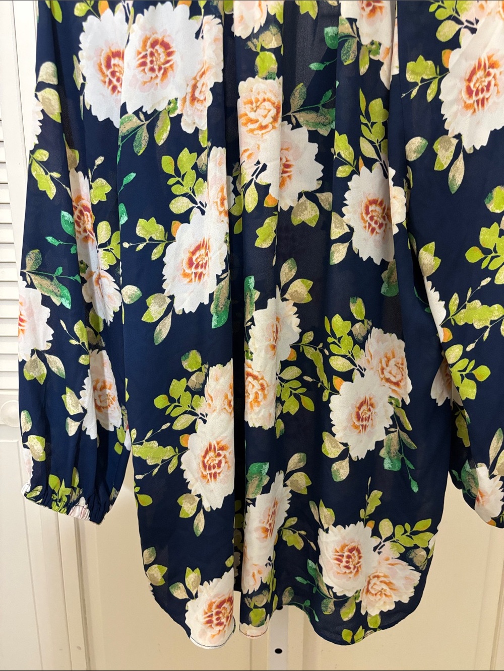 Rose & Olive Navy Floral Long-Sleeve Blouse XL - Picture 10 of 13